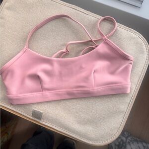 Alo airlift intrigue bra - small - vintage pink